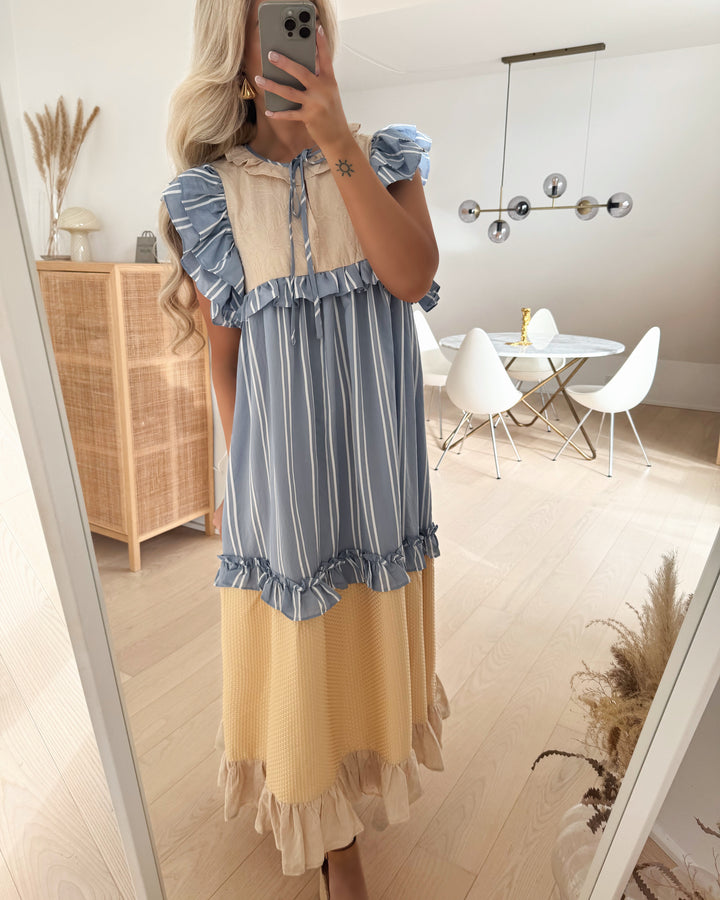 Stories from the Atelier kjole heart dance beige/light blue