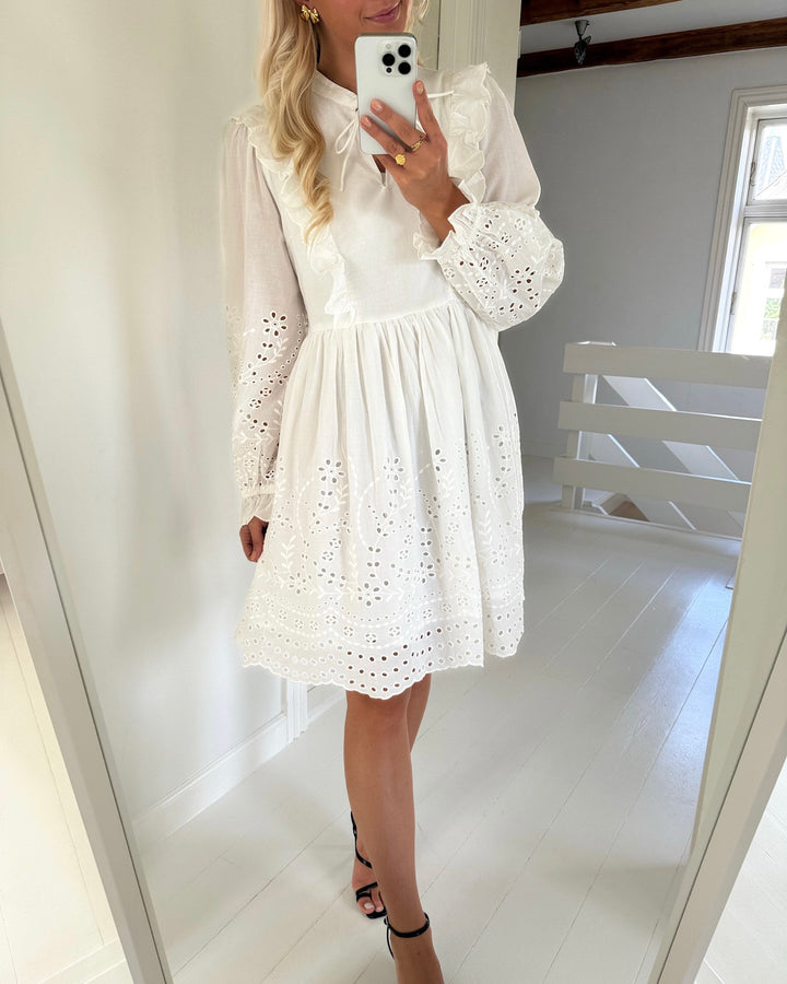 Y.A.S kjole luma ls star white