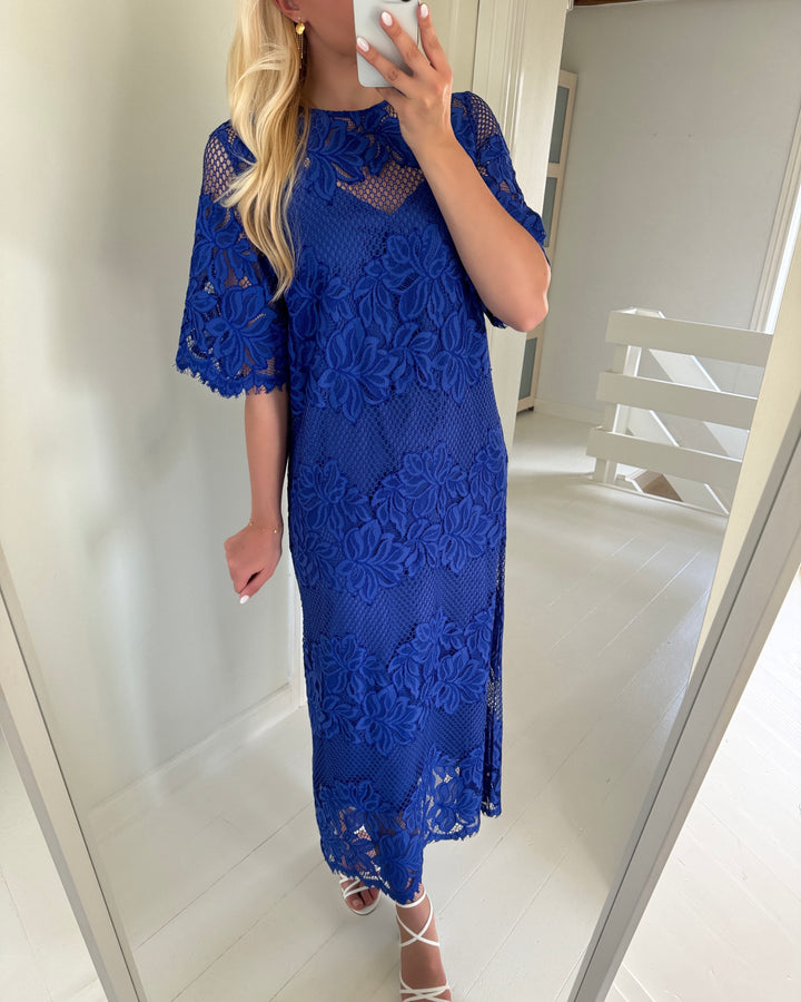Y.A.S kjole lacely 2/4 long dazzling blue