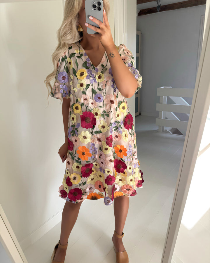 Y.A.S kjole flowering ss whisper white/flower applications