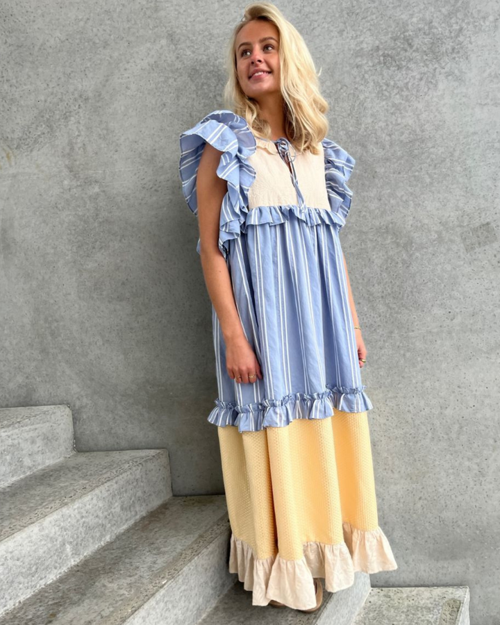 Stories from the Atelier kjole heart dance beige/light blue