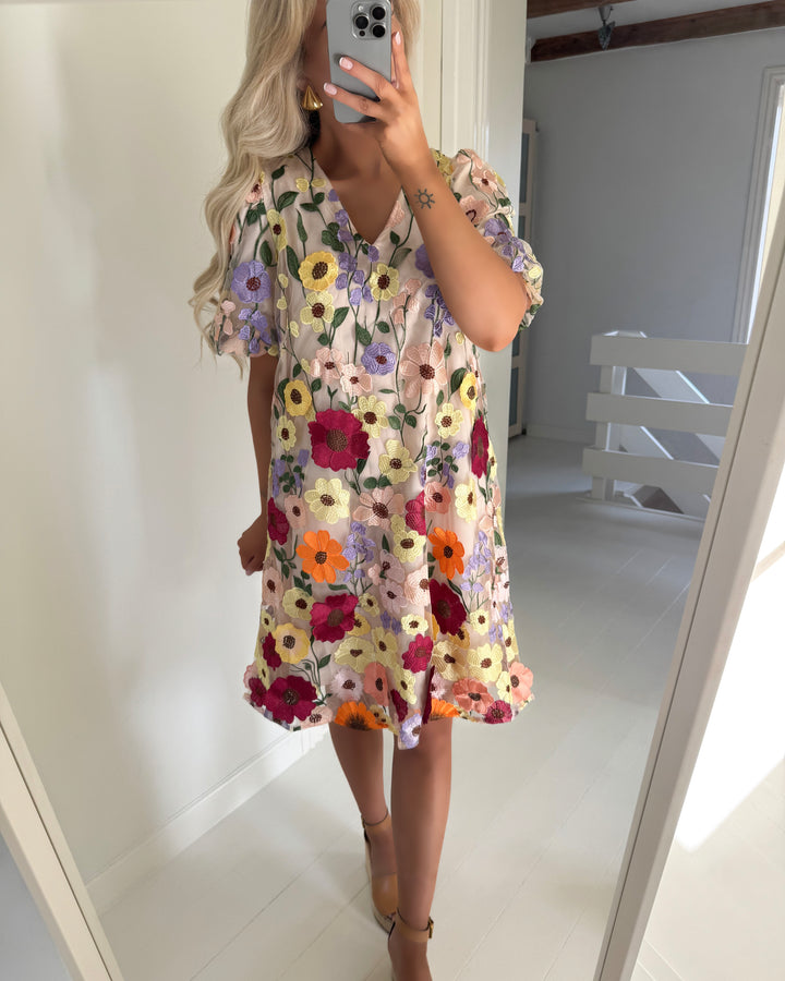 Y.A.S kjole flowering ss whisper white/flower applications