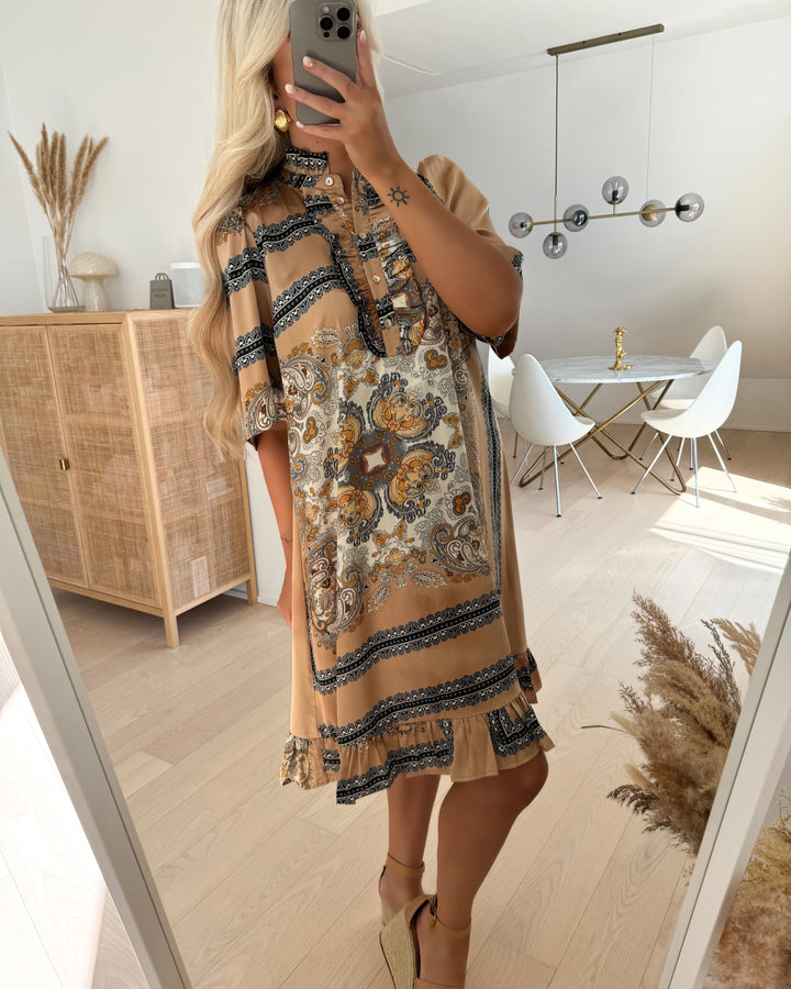 Love&Divine kjole love1008-4 sand paisley