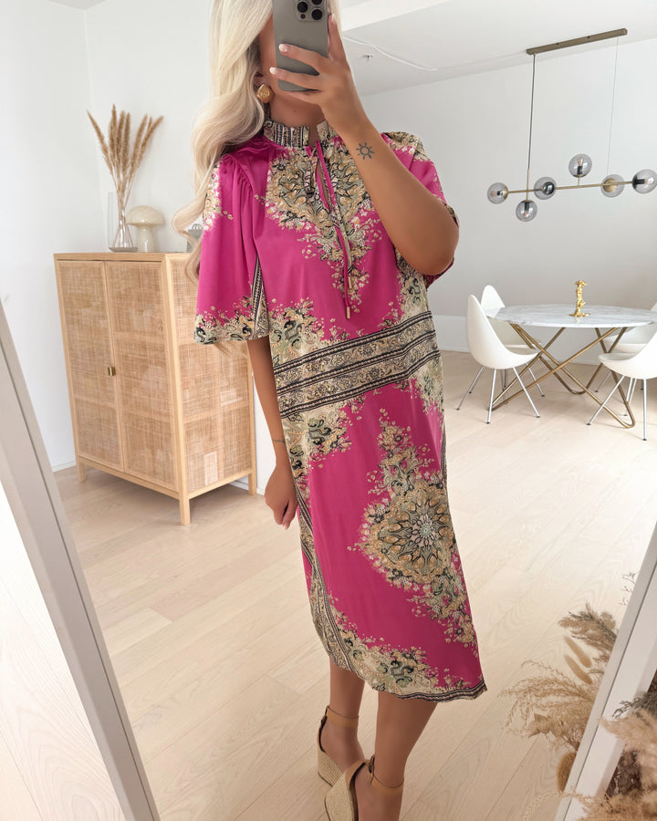 Love&Divine kjole love1140 pink paisley