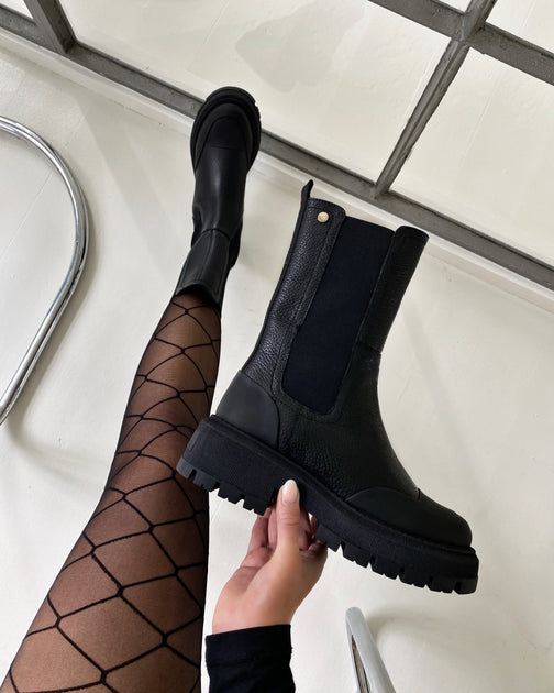 Sally girl boots black Dressforsuccess