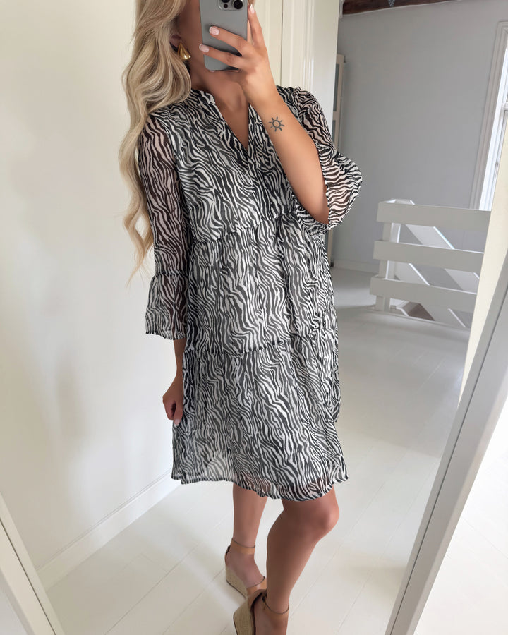Vero Moda kjole smilla 3/4 short snow white/zebra