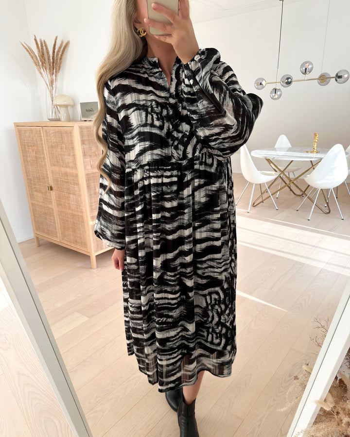 Love&Divine kjole love1022 grey/black