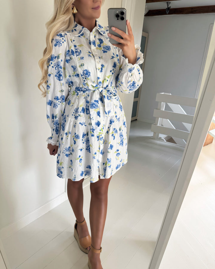 Vero Moda kjole gry ls detail short shirt wvn snow white/blue