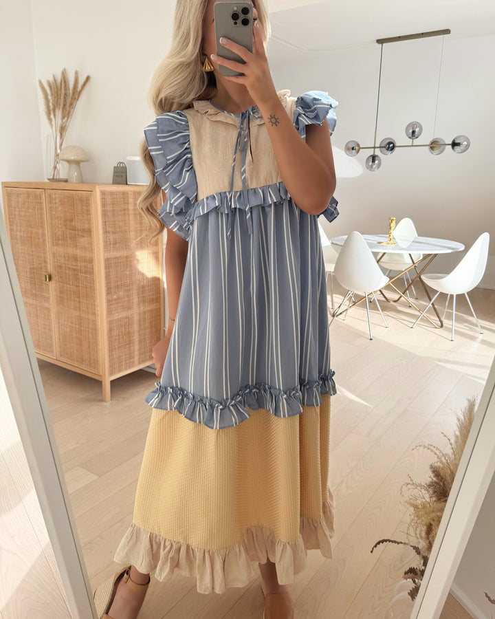 Stories from the Atelier kjole heart dance beige/light blue