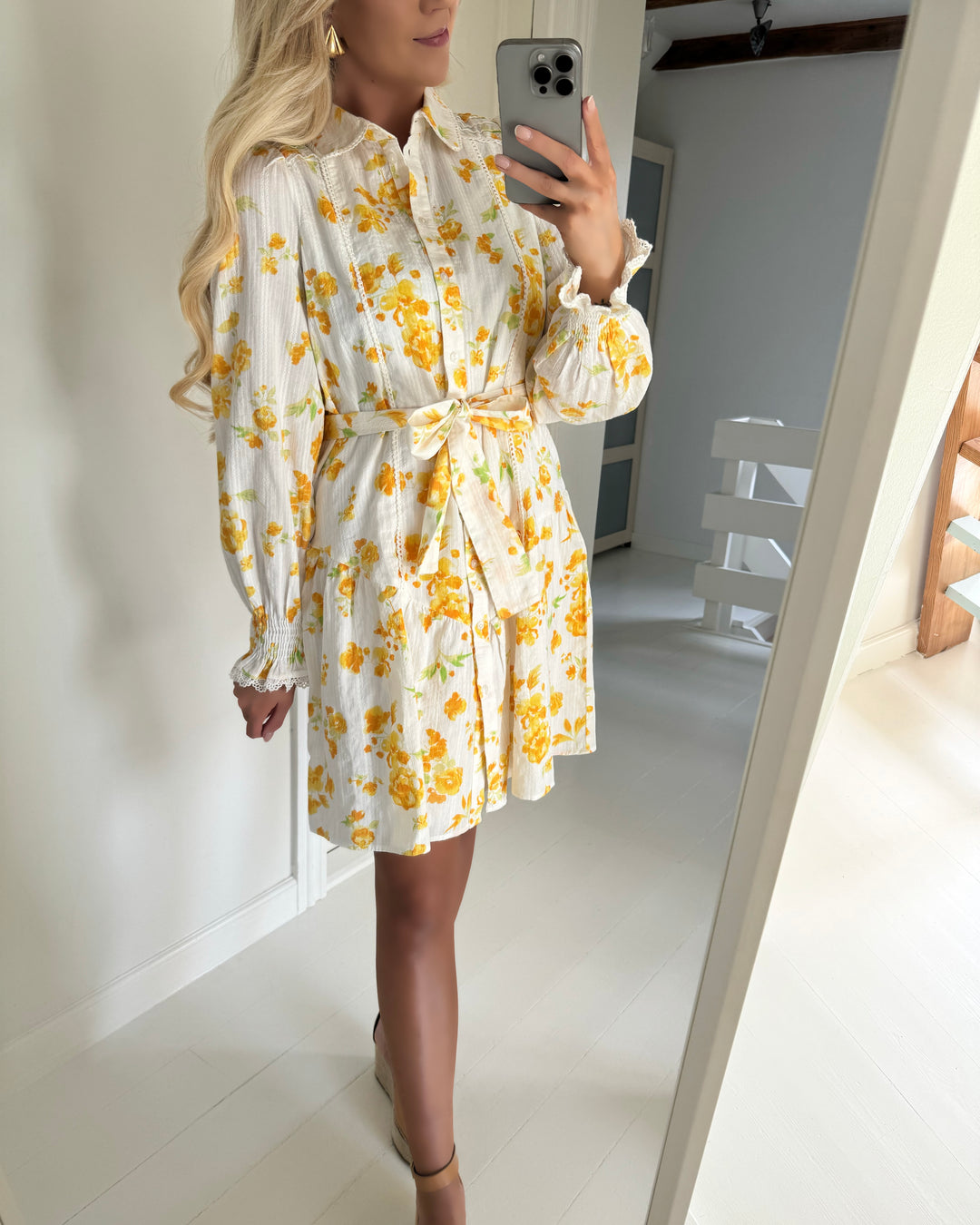 Vero Moda kjole gry ls detail short shirt wvn snow white/yellow