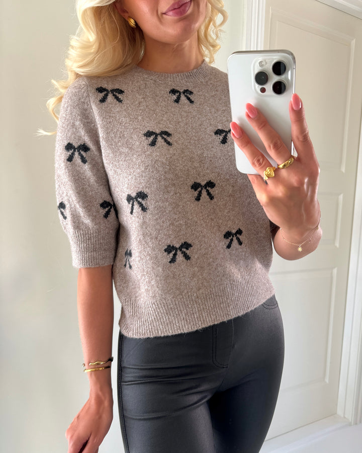 Vero Moda striktrøje doffy intarsia 2/4 moon rock/black bows