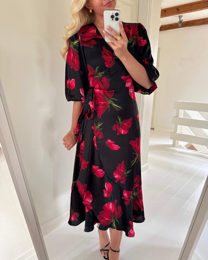 A-View kjole sebina black/red