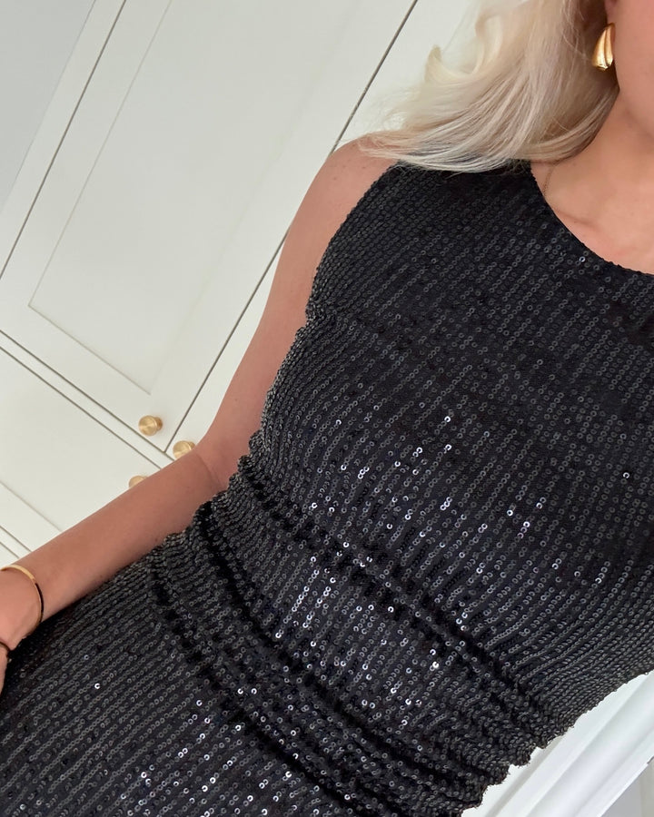 Sister's Point kjole esme-dr7 black