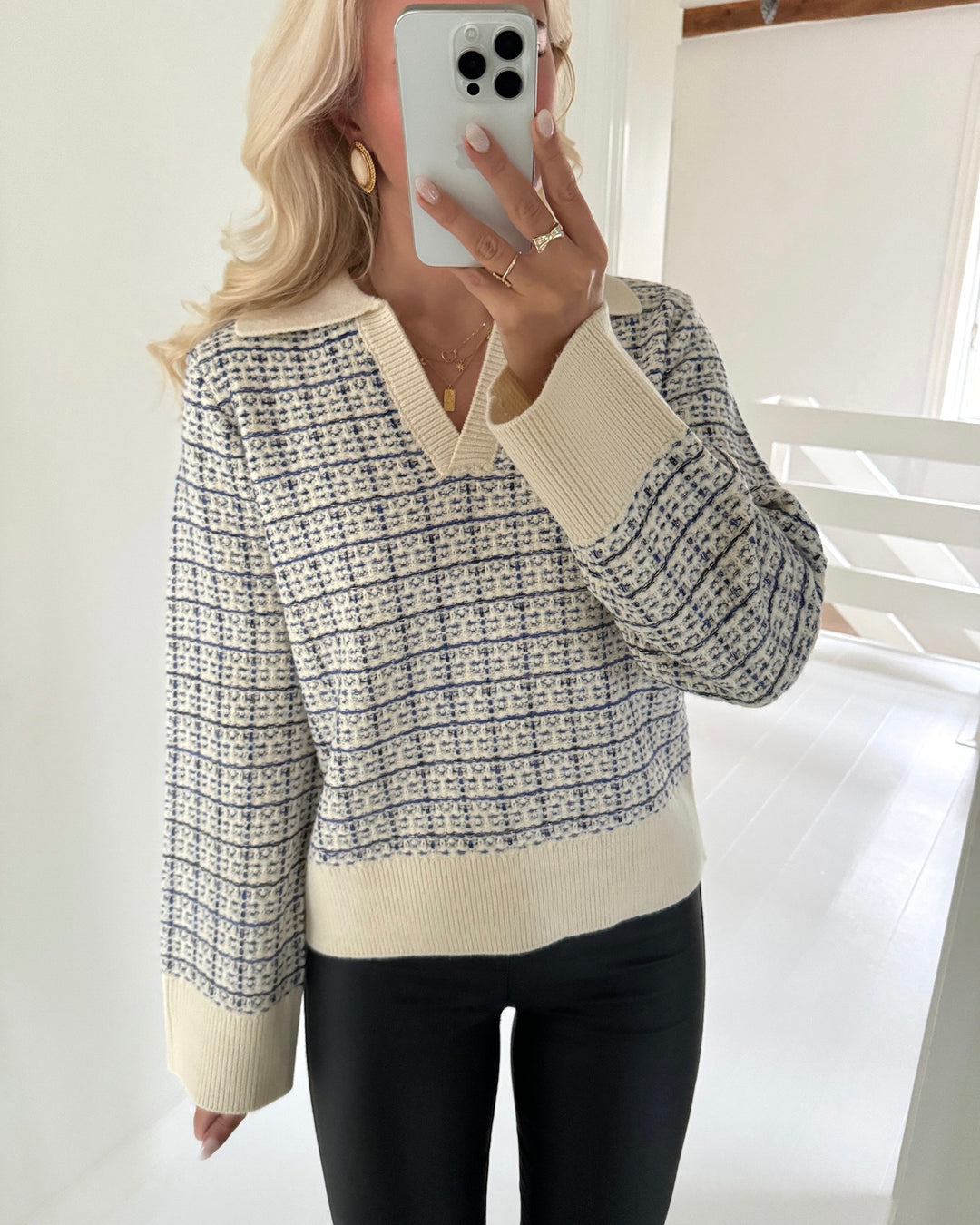 Y.A.S striktrøje livia ls v-neck knit birch/dazzling blue