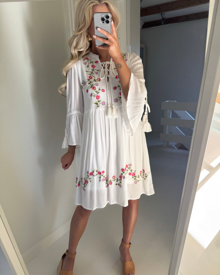 Y.A.S kjole chella 3/4 tunic star white/pink emb