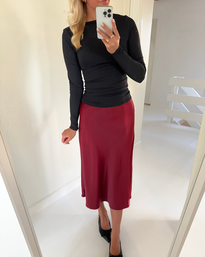 Y.A.S nederdel pella midi tibetan red - FORUDBESTILLING LEV. UGE 49