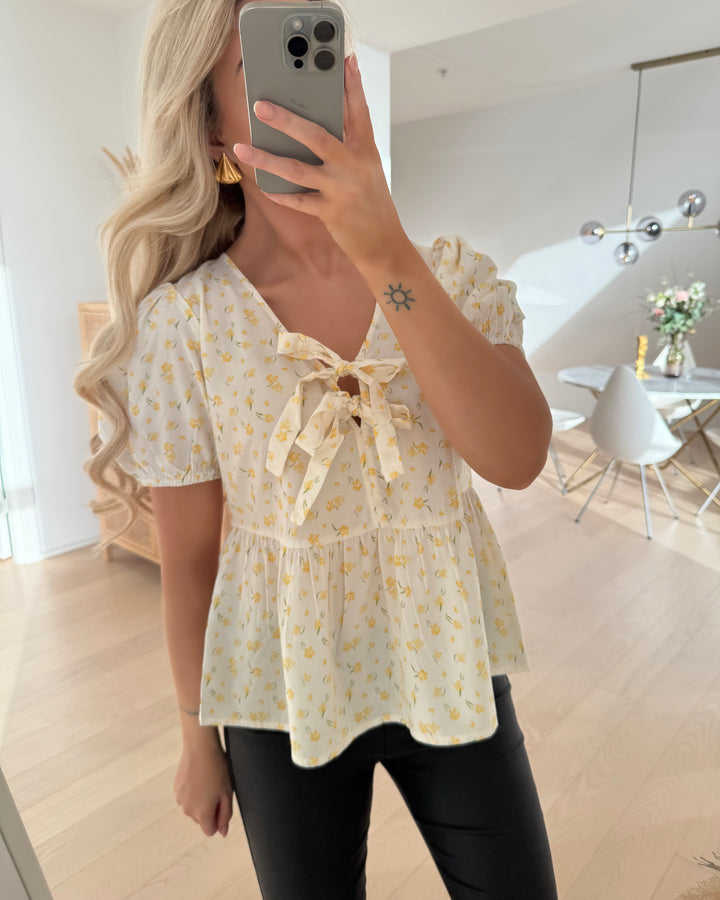 Vero Moda top gili ss tie peplum snow white/yellow fia