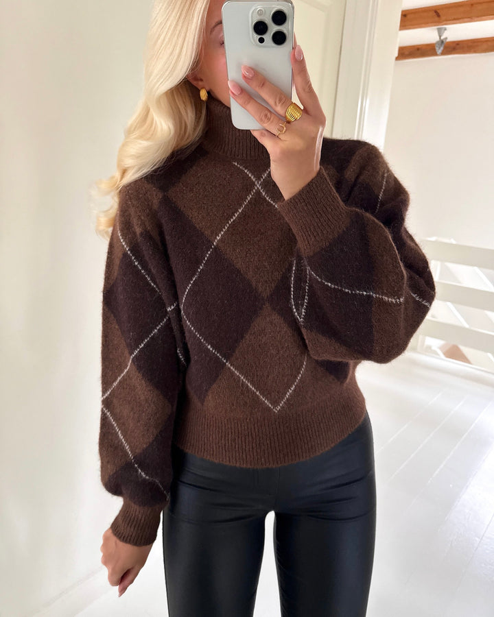 Vero Moda striktrøje darla ls rollneck cocoa brown/w. chocolate torte and birch