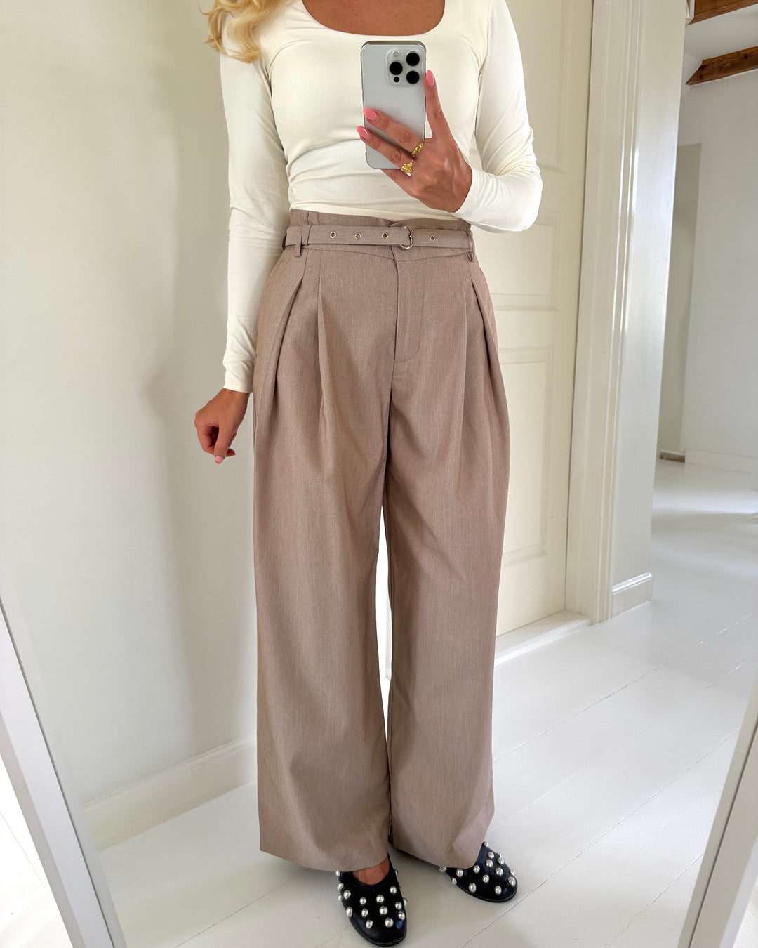 Vero Moda bukser bellis hw wide belt mocha meringue melange/gold buckle/eyelet