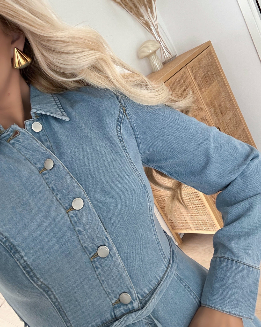 JDY kjole kamma ls belt short light blue denim - FORUDBESTILLING LEV. UGE 44
