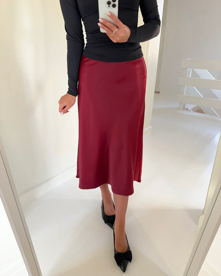 Y.A.S nederdel pella midi tibetan red - FORUDBESTILLING LEV. UGE 49