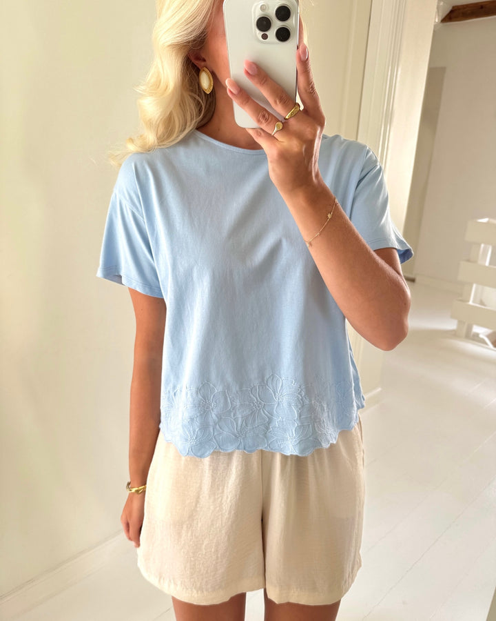 Vero Moda top noah ss cashmere blue/cashmere blue emb