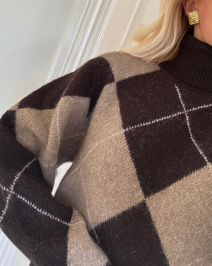 Vero Moda striktrøje darla ls rollneck chocolate torte w. silver mink and parfait pink