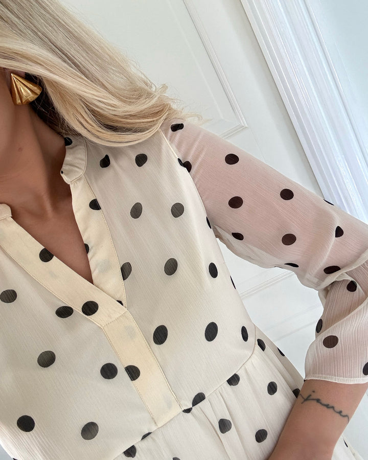 Vero Moda kjole smilla 3/4 short sandshell/big dot black