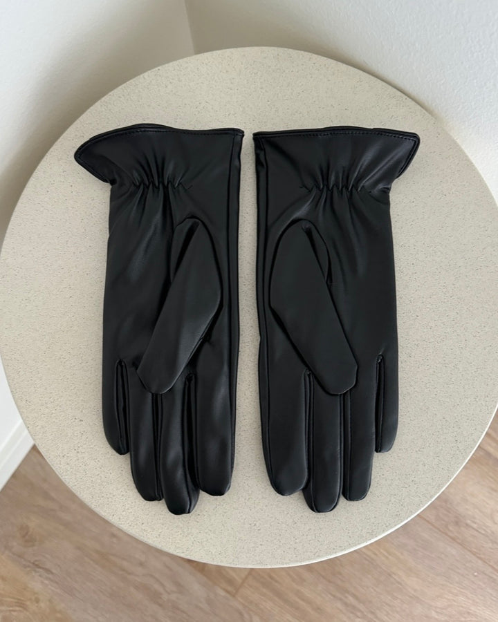 Vero Moda handsker suri smart coated black - FORUDBESTILLING LEV. UGE 50