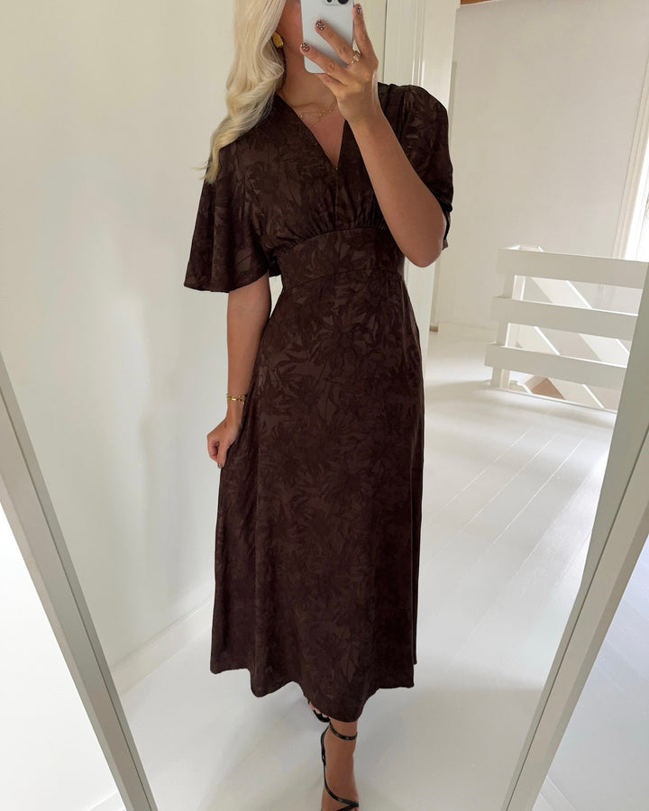 Sister's Point kjole gisela-dr23 brown flower - FORUDBESTILLING LEV. UGE 45