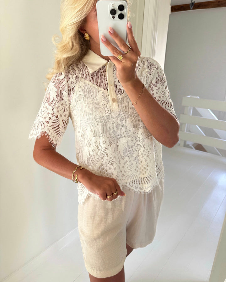 Y.A.S top koi ss lace pristine