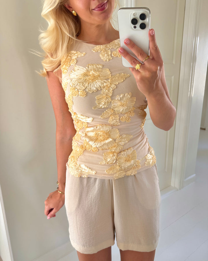 A-View top romy pale yellow
