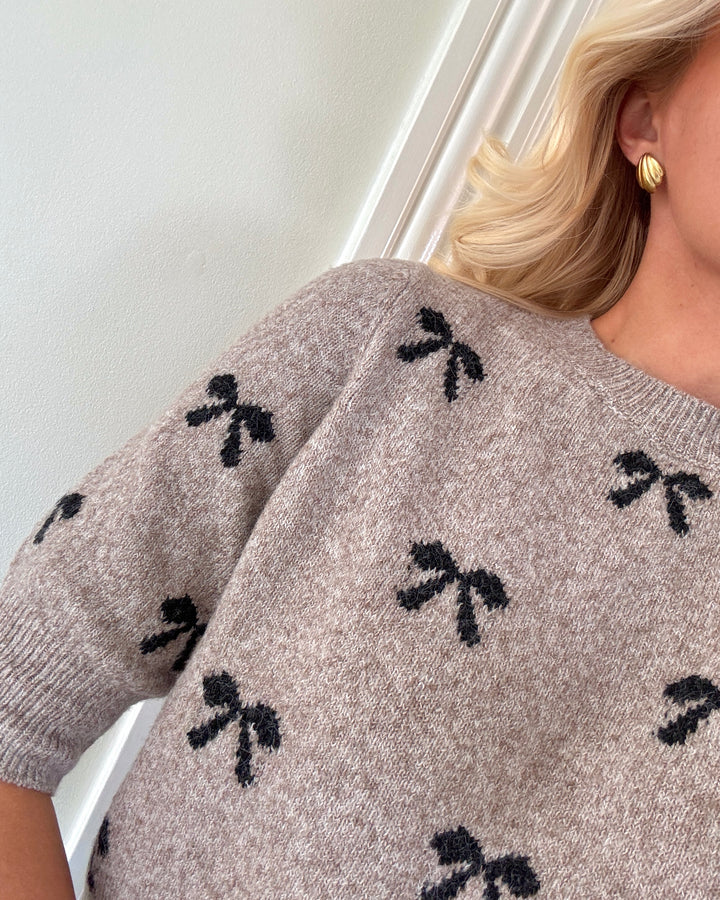Vero Moda striktrøje doffy intarsia 2/4 moon rock/black bows
