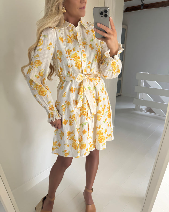 Vero Moda kjole gry ls detail short shirt wvn snow white/yellow