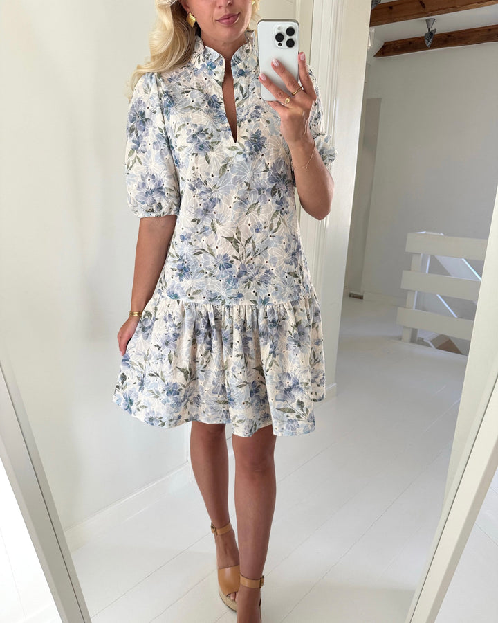 A-View kjole grete ss white/blue