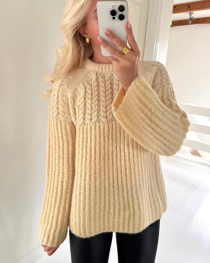 Vero Moda striktrøje erika ls o-neck long flan/pale banana