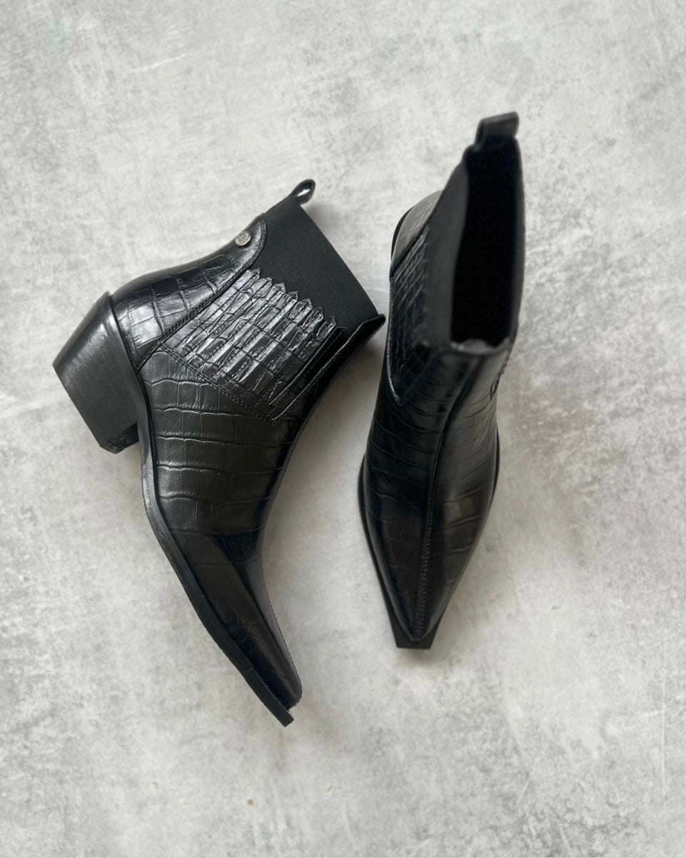 Copenhagen Shoes the walking boot leather black
