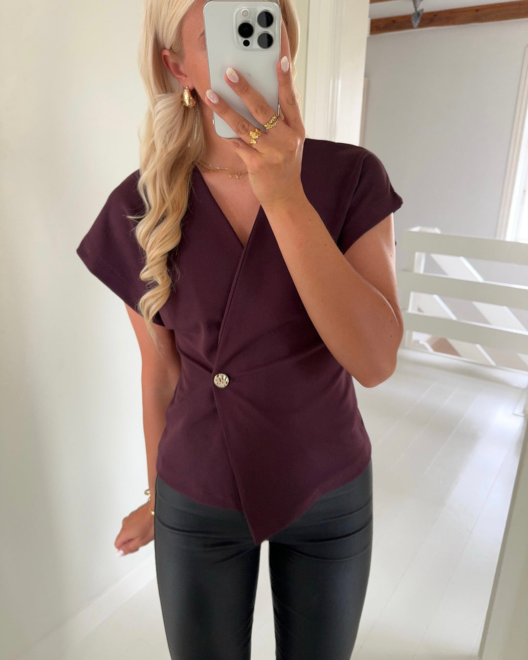 Sister’s Point top gevela-ve deep bordeaux