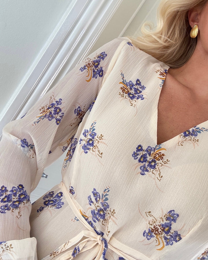 Only kjole miriam-fusina ls short beltdress cloud dancer blue boquet