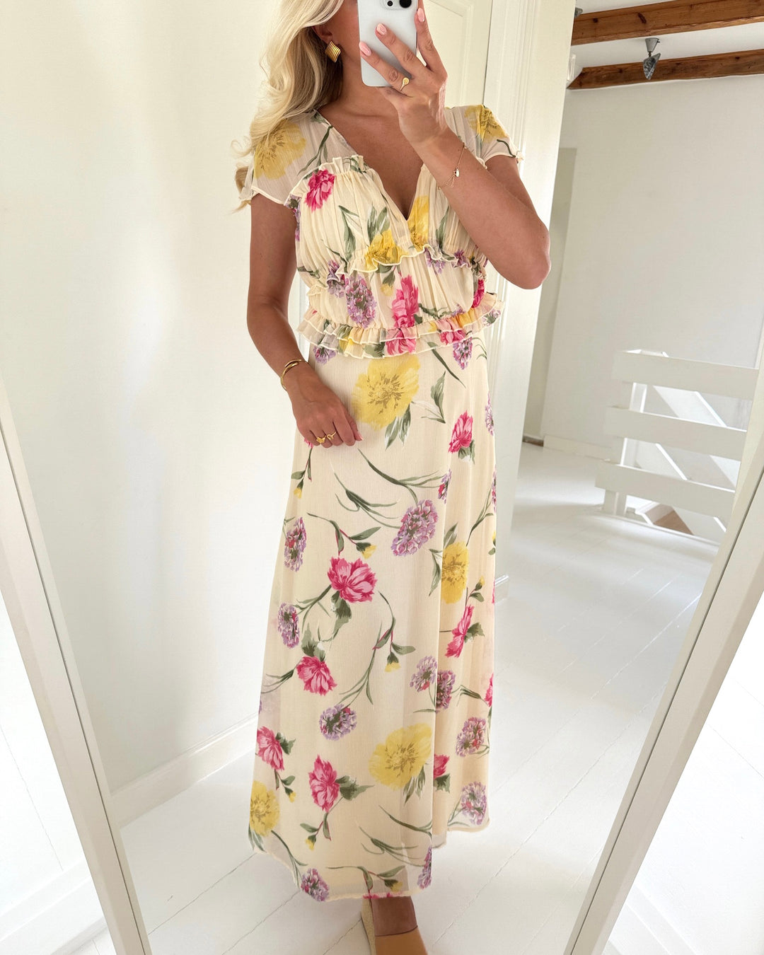 Only kjole valda ss long frill sandshell/big multi flower - FORUDBESTILLING LEV. UGE 20