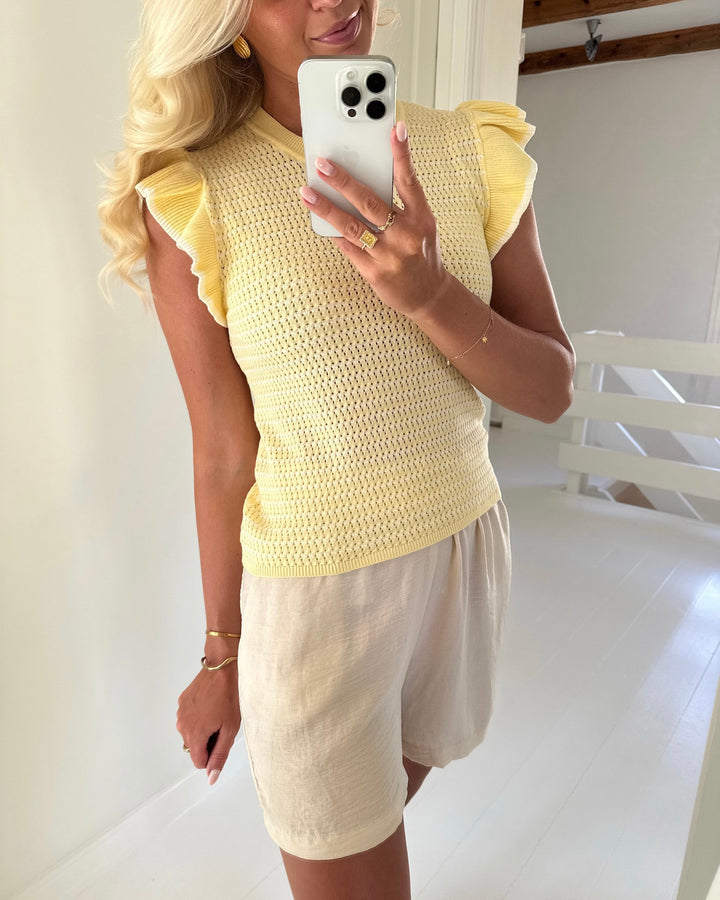 JDY top carice sl frill double cream/w. cloud dancer structure