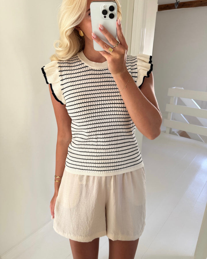 JDY top carice sl frill cloud dancer/w. black structure