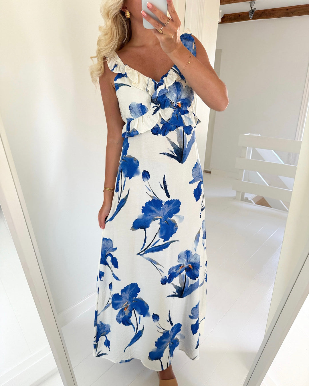 Only kjole hyaci sl frill long bright white big blue