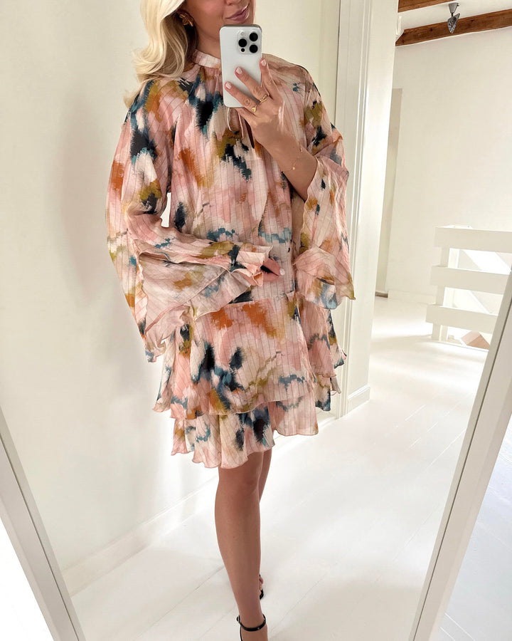 Y.A.S kjole soara ls shadow gray/sora print