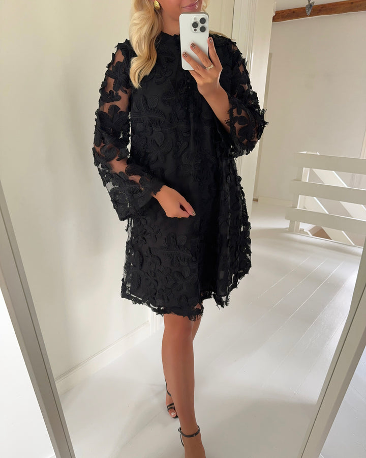 Y.A.S kjole karly 7/8 short black