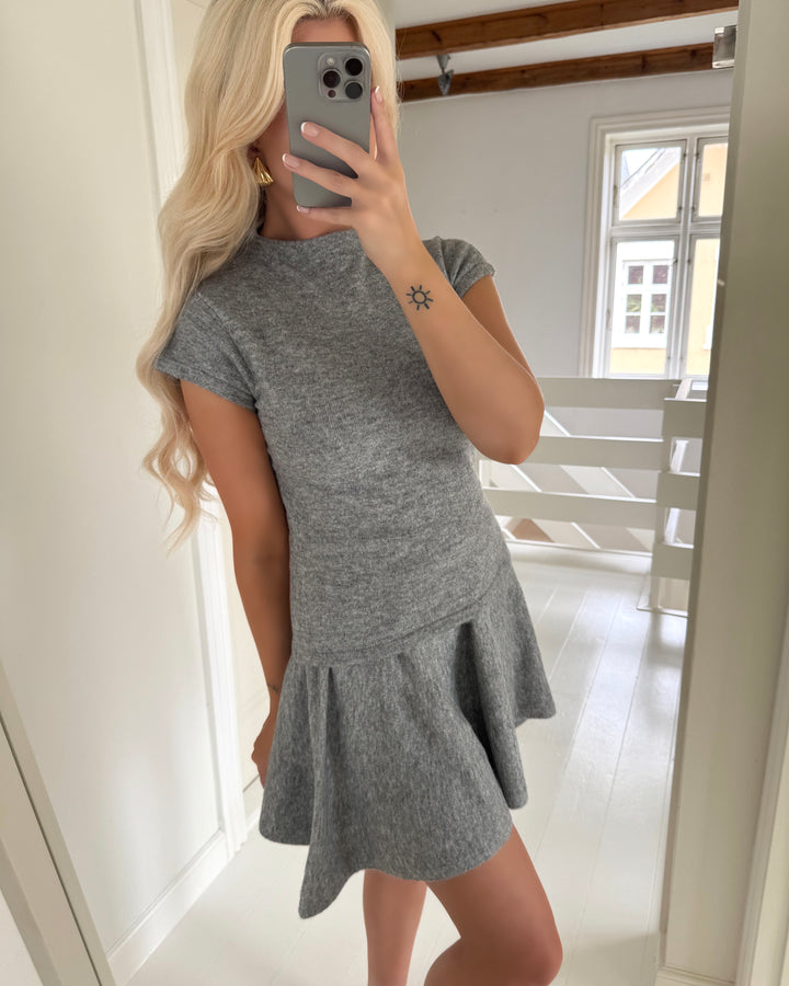 Pieces top familla ss mock neck knit d2d fsy medium grey melange