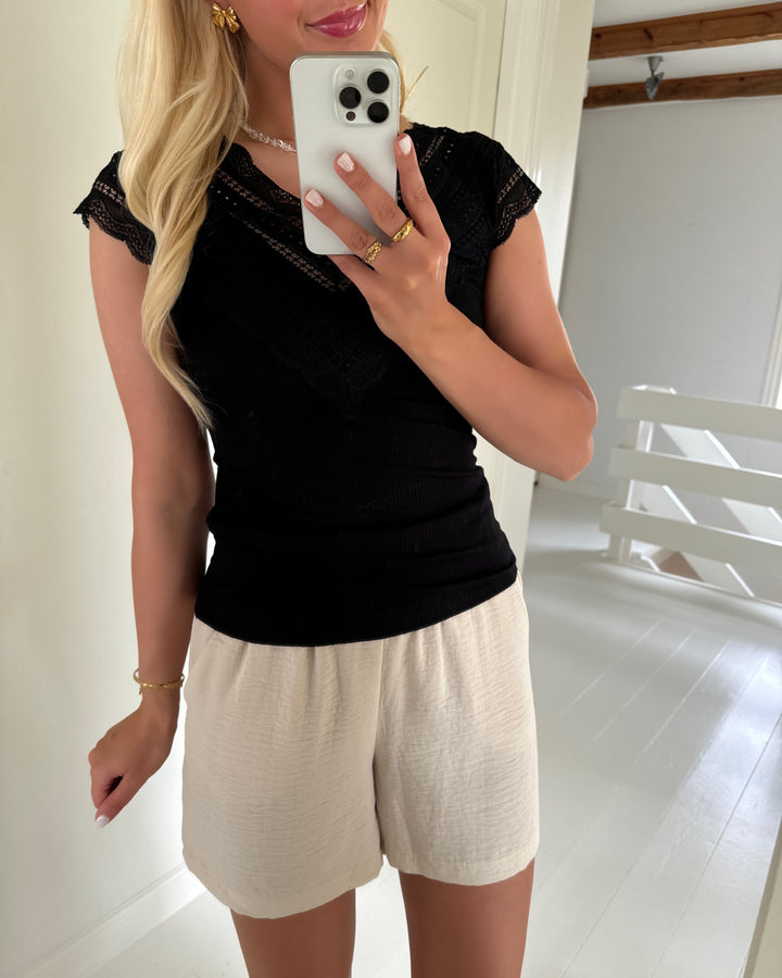 Y.A.S top ellina capsleeve black