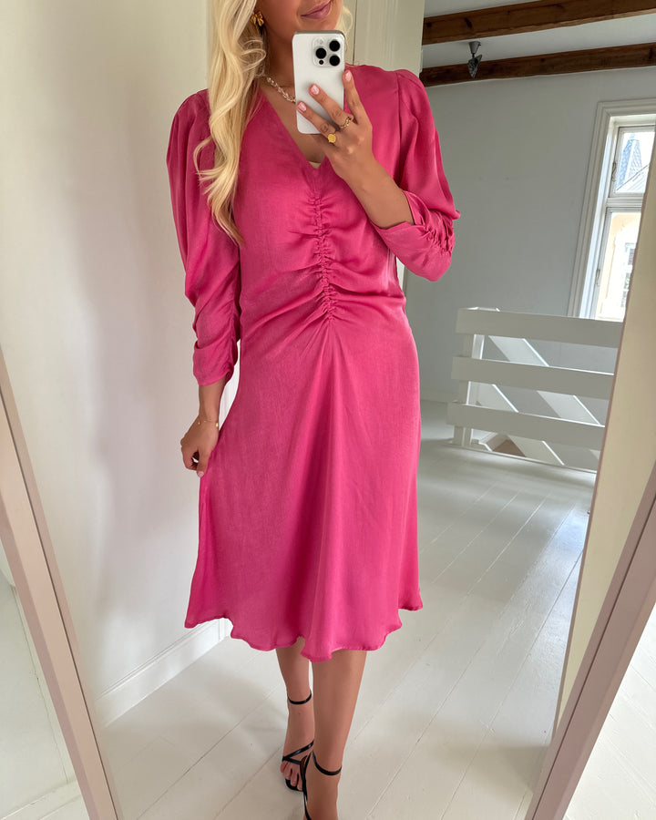 A-View kjole evi pink