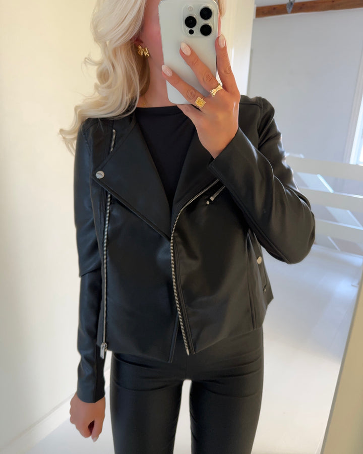 Vero Moda jakke riley rio short coated noos black