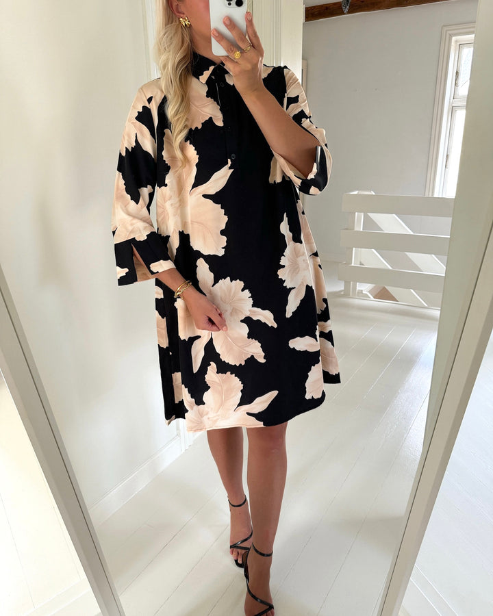 Love&Divine kjole love441-36 black/flower